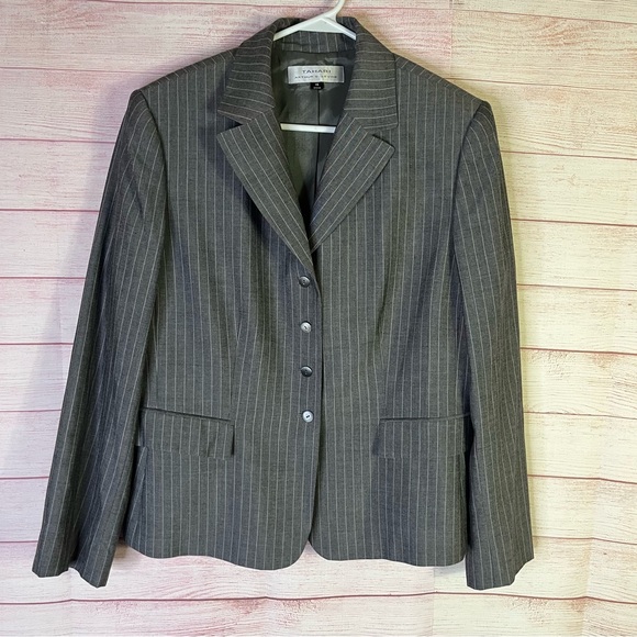 Tahari Arthur S. Levine Gray White Pinstripe Blazer Jacket Size 16 - Picture 1 of 9